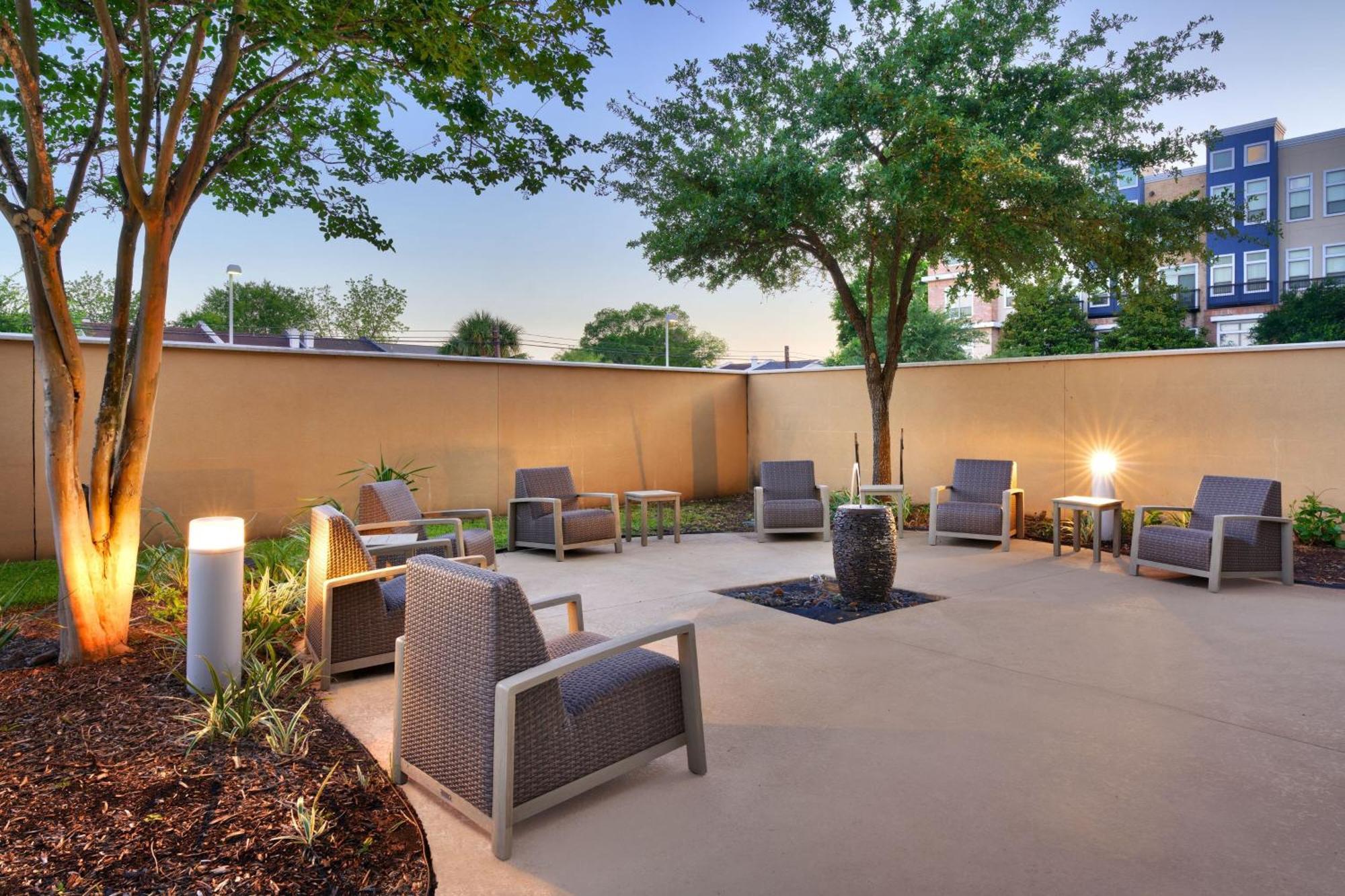 Courtyard By Marriott Houston Nasa Clear Lake Webster Exterior photo